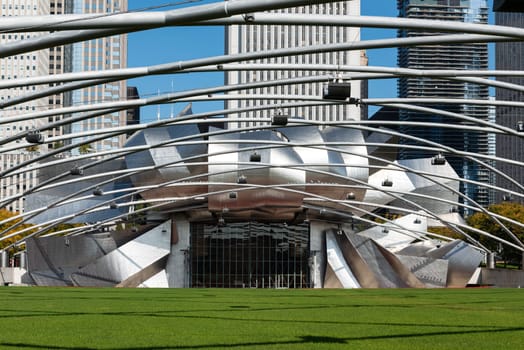 October 14, 2018, Millenium park, Chicago, Illinois, USA : famous entrance of the millenium park in the center of Chicago city with the skyline of downtown