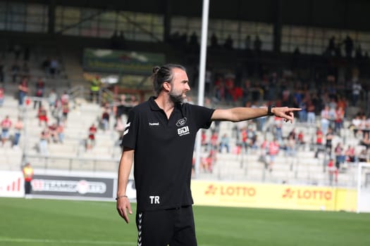 Coach Dario Fossi (VfB Oldenburg) at the game of the 3. FBL: 22-23: 14. Sptg. SC Freiburg II vs VfB Oldenburg.. DFL REGULATIONS PROHIBIT ANY USE OF PHOTOGRAPHS AS IMAGE SEQUENCES AND/OR QUASI-VIDEONann.. Photo: Joachim Hahne/johapress