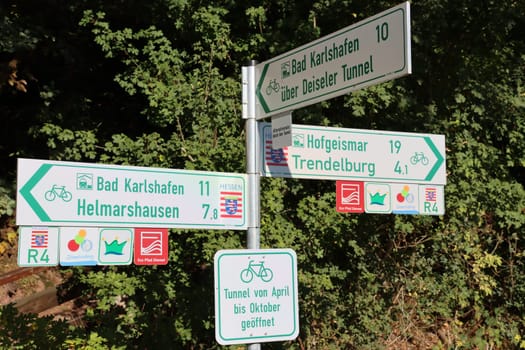Fahrradwegweiser am Deisener Tunnel, Hessen, Deutschland,Trendelburg