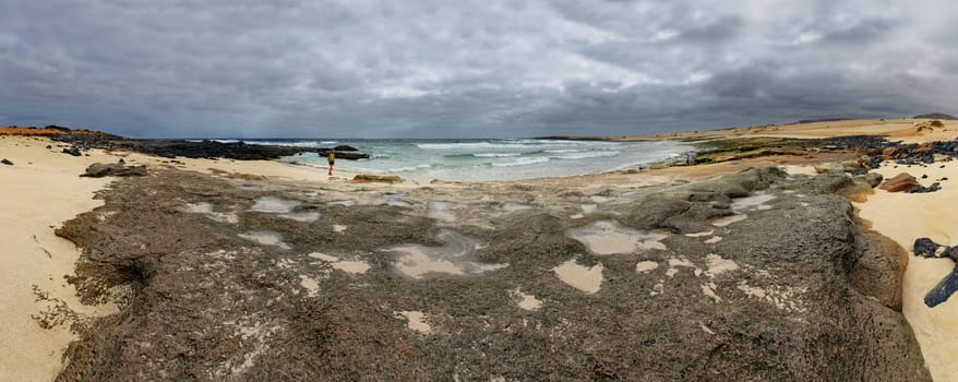 Hiking tour on the island of La Graciosa to Playa del Lambra and Playa de las Conchas