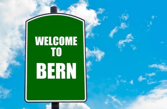Green road sign with greeting message WELCOME TO ORLANDO isolated over clear blue sky background with available copy space. Travel destination concept  image