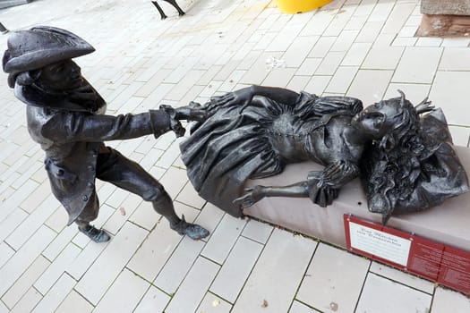 Denkmal zum Märchen von Dornroeschen am Marktplatz in der historischen Altstadt, Hessen, Deutschland, Dornroeschenstadt Hofgeismar