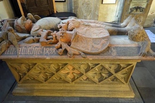 Innenansicht der evangelischen St. Blasius Kirche - Sarkophag Herzog Wilhelms II. von Braunschweig-Lüneburg, Niedersachsen, Deutschland, Hannoversch Münden