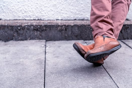 Standing leg with brown leather feet classic