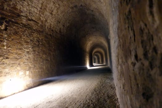 Deiseler Tunnel, auch Trendelburg-Tunnel oder Carlsbahntunnel, stillgelegter Eisenbahntunnel der früheren Carlsbahn, Hessen, Deutschland, Trendelburg