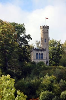 Aussichtsturm Tillyschanze auf dem bewaldeten Rabanenkopf, Niedersachsen, Deutschland, Hannoversch Muenden