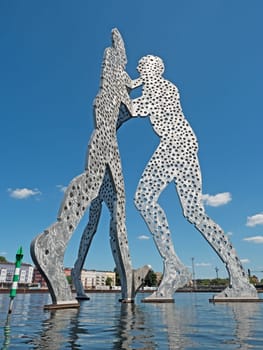 Sculpture Molecul Man in the Spree