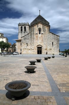Besalo Church Square