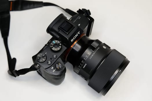 Modern system camera SONY ALPHA 7RII in combination with a very high quality lens of the manufacturer SIGMA, which was built especially for this camera