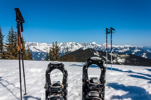 Outdoor - Snowshoeing