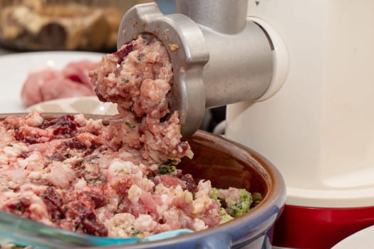 a process of preparing forcemeat by means of meat grinder