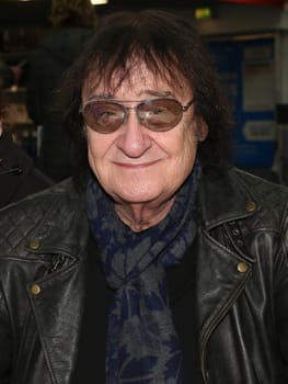 Dieter Birr Maschine bei einer Autogrammstunde am 02.01.2023 in Magdeburg