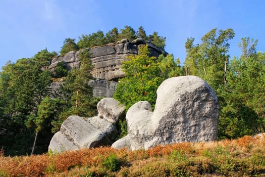 Zittau Mountains, famous rock called Glove in Oybin in autumn