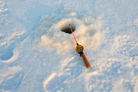 A fishing rod is a tackle in the form of a flexible whip made of wood, which is intended. It consists of a fishing rod, fishing line and rigging. A hole. Winter fishing