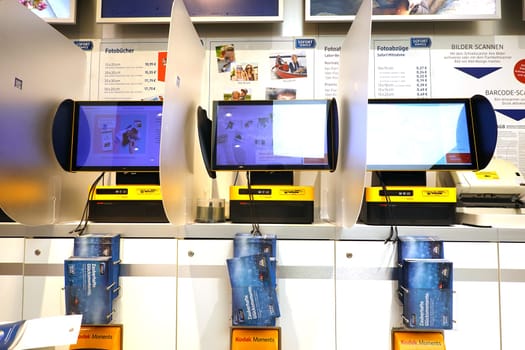 Kodak Foto Kiosk in einem DM-Drogeriemarkt