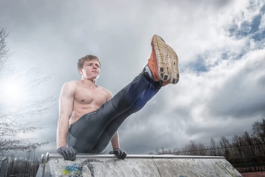 Streetworkout at a public sports facility