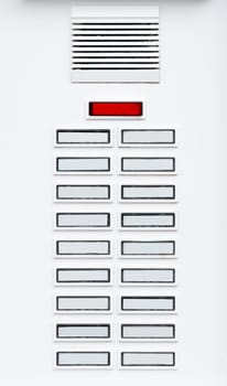 Ringing system with intercom at an apartment building