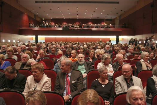 A full house,start of the Privat Theater Tage at altonaer Theater,Hamburg,16.06.2015
