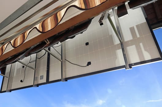 A balcony power plant is also suitable for older houses. The bottom of solar panels on a balcony