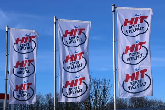 Werbebanner einer Filiale der HIT Handelsgruppe, einer Tochter der Dohle Handelsgruppe Holding - Symbolbild, Nordrhein-Westfalen, Deutschland, Euskirchen