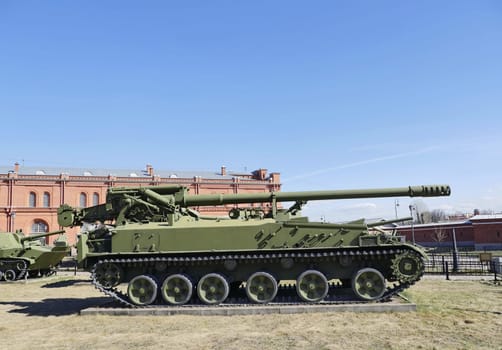 St. Petersburg  Russia January 26, 2023 artillery museum, 152 mm self-propelled gun side view