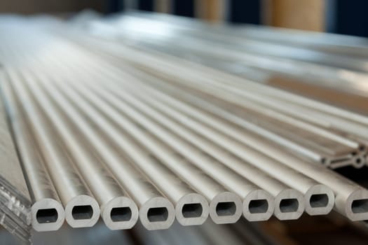 Round aluminium profiles with oval hole in the middle