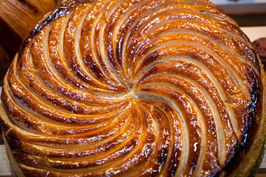 famous saison dessert cake named king's cake