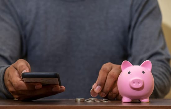 Investor online saving concept, Online Investment Savings, Online Stock Investors, Internet Financial Transactions, Save Monney for Investors Using Internet to Trade Stocks or Trade Fund