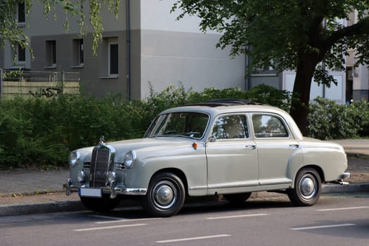 Oldtimer Mercedes-Benz W 120 Ponton, Brandenburg, Deutschland, Potsdam