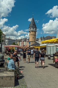 Bockenheimer fruit and vegetable market, weekly market on the Bockenheimer Warte, Frankfurt, Germany