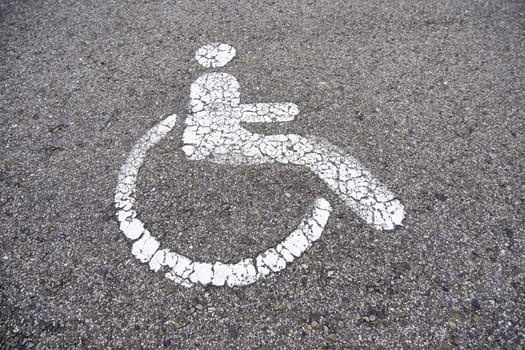 Signal detail for people with reduced mobility, aids