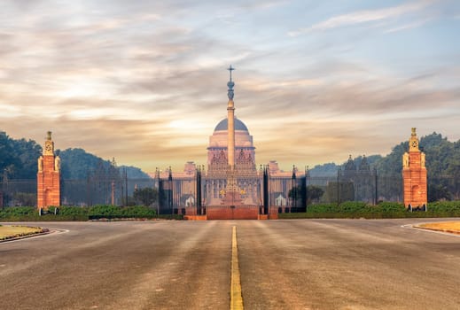 Rajpath boulevard and Rasthrapati Bhawan, the Presidential palace, Delhi, India.