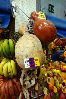 überwätigendes Obst- und Gemüseangebot in der Markthalle Mercado de Vegueta, Gran Canaria, Spanien, Las Palmas