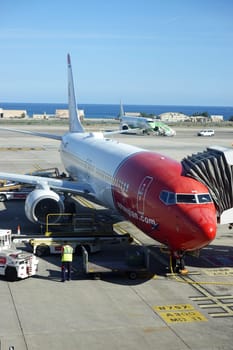 Passagiermachine der norwegischen Billigfluggesellschaft Norwegian Air Shuttle auf dem Flughafen Las Palmas, Gran Canaria, Spanien