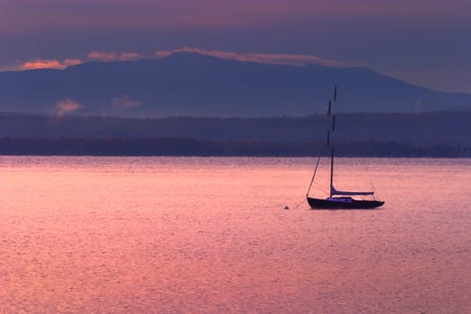 NORTH HERO IN THE LAKE CHAMPLAIN ISLANDS, VT