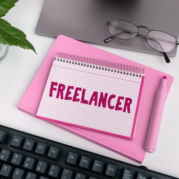 Inspiration showing sign Freelancer, Word for a person who acts independently without being affiliated with an organization