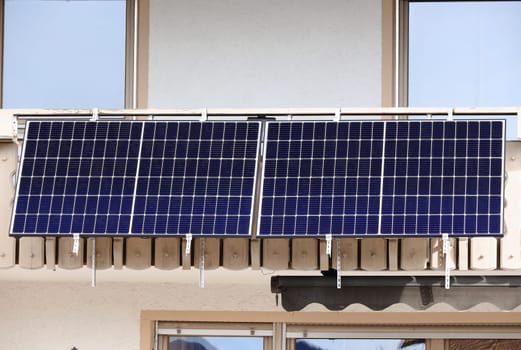 A balcony power plant is also suitable for older houses. Solar modules for power generation on a balcony