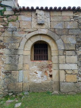 Sotofermoso Palace coat of arms detail. 16th century remains building. Abadia, Caceres, Spain