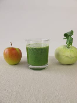 Green smoothie with apple and kohlrabi
