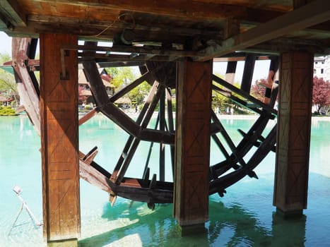Water wooden Wheel - motion blur on wheel