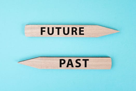 Arrows show to different directions, past and future