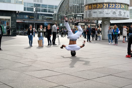 Breakdance on Alexanderplatz in Berlin