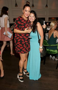 Miyabi Kawai und Johanna Reichert , Wanawake Ladies Dinner im Restaurant Grace im Hotel Zoo Berlin am 05.07.2015