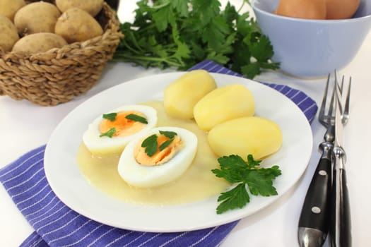 a plate of dinnerparties and potatoes