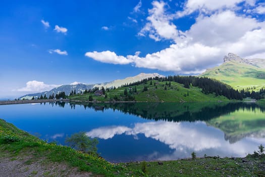 Banalpsee Mirror