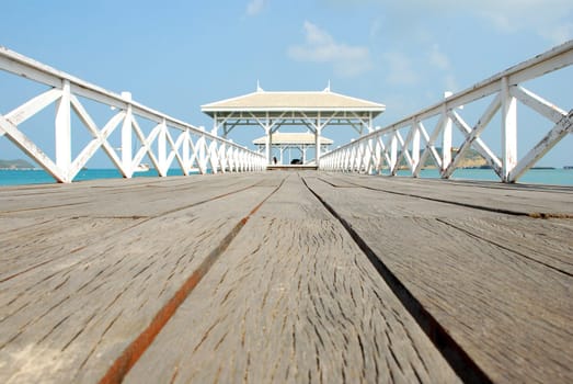 Atsadang bridge. In the palace. He acts as a bridge to reign as the No. 5 position after coming aboard the ship would encounter against France. That this is all restored. But still all the same condition.