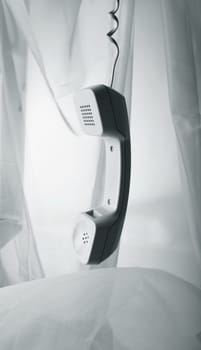 phone ring alone in strange place