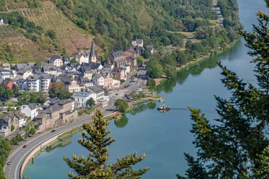 Spectacular, breathtaking panoramic view from the Prizenkop tower of the Moselle loop, the Moselle valley from Reil to the Bremmer Calmont, Zeller Hamm, the Hunsrück heights and the Kondelwald forest.