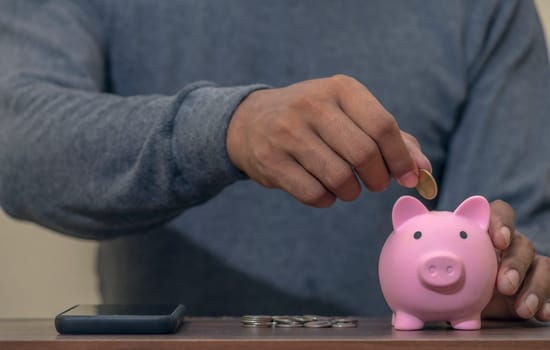 Investor online saving concept, Online Investment Savings, Online Stock Investors, Internet Financial Transactions, Save Monney for Investors Using Internet to Trade Stocks or Trade Fund