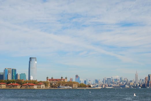Skyline view of the Hudson River, Manhattan, New York, US